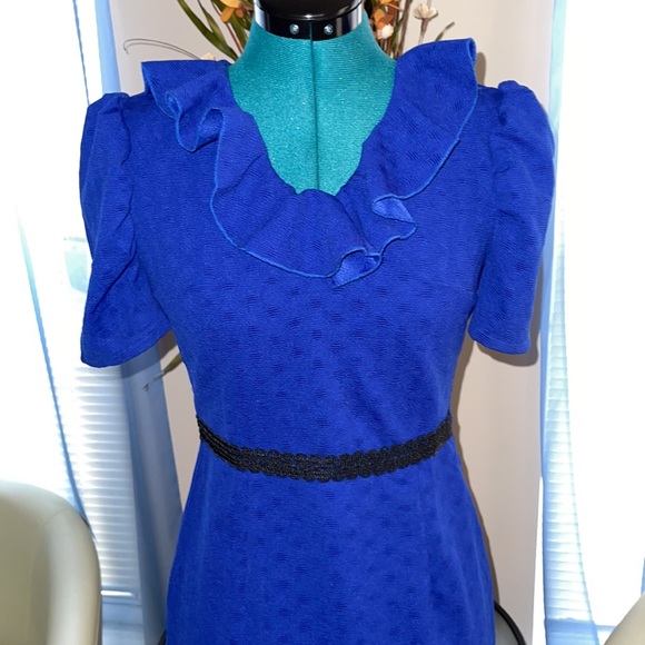 Collection | Textured Print Short Sleeve Shift Dress - Picture 2 of 5